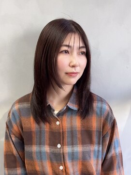 サロンドルテラ (Salon de Lutella) 大人長めレイヤー×ハッシュカット