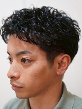 メリケンバーバーショップ コウベ(MERICAN BARBERSHOP KOBE) メンズバーバースタイルピンパーマa