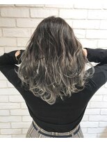 オースト ヘアー ステラ 新宿店(Aust hair Stella) グレージュアッシュ　グラデーションカラー　シルバーグレー