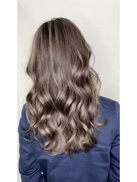 ユートピア(U topia) シルバーカラー/ホワイトアッシュ/バレイヤージュ/ハイライト