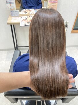 エルプラスヘアー(L+hair) 絹髪再現　美髪ストレートヘア（30代前半・くせ毛改善）