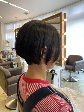 コワファースト 大分(COIFF1RST) 前下がりショートボブ