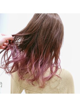 アヴァンス イオンモール和歌山店(AVANCE) ピンクグラデーション