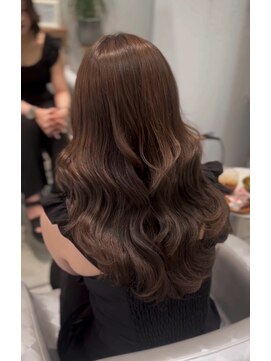 ジラソル(girasol) ブリーチ/レイヤーカット/韓国/アッシュベージュ/くすみカラー