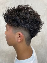 インフィニィト ネオ(INFINITO NEO) 短髪ピンパーマ