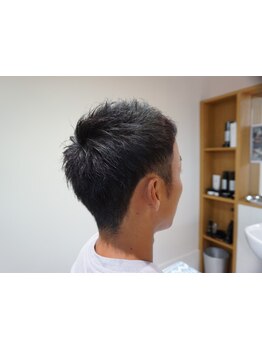 ビジネスマンの方にもオススメ！男性の髪を熟知したスタイリストが、清潔感のある好印象なスタイルを提供。