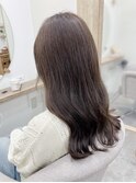 涼し気オリーブグレージュ