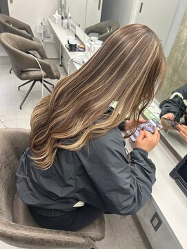 キング(K!ng) 縮毛矯正髪質改善ハイライトレイヤーカット楠葉美容室エクステ