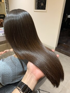 ユニ(Uni.) まとまる艶髪