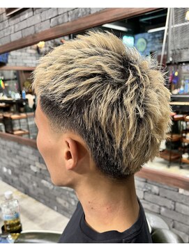 フォーコーナーズカットショップスリーセント 栄(FourCornersCutShop 3/cent) バーストフェード/マレット