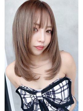 トップシェイプ(TOP SHAPE) 透け感シアーベージュくびれレイヤーミディアレンジヘアスタイル