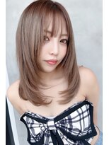 トップシェイプ(TOP SHAPE) 透け感シアーベージュくびれレイヤーミディアレンジヘアスタイル