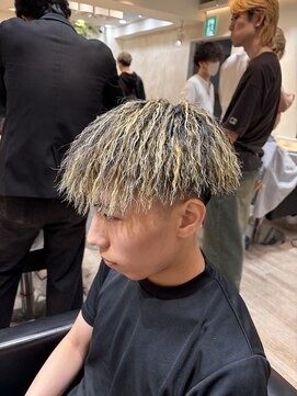 ルースト 渋谷店(ROOST) MEN’S HAIR/波巻ツイストスパイラル/フェザーパーマ/眉毛/渋谷