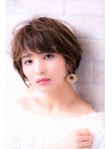 グラデーションカラー＆小顔ダブルバングのワンサイドショート