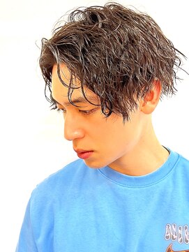 銀座マツナガ 浅草店 ツイストスパイラルパーマ　ツーブロック　アップバングマッシュ