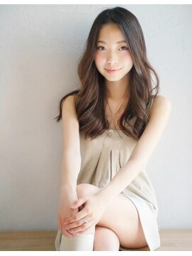 ミスグランディーヴィラス(Miss Grandee VILLAS) 福岡小倉レイヤーロングフェミニン