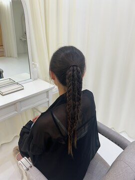 モカラ バイ レーコ(mokara by REKO) ポニーテールアレンジ