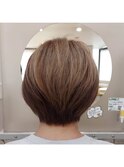 脱白髪染め/前下がりショート/ブラウンベージュ