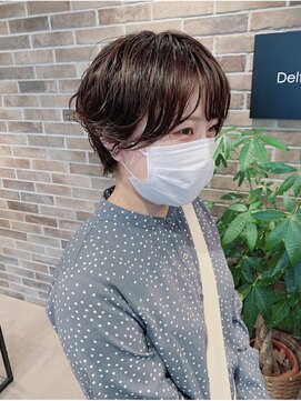 デルタ(Delta) 抜け感パーマ×ショート