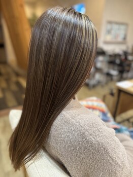 アライアオーロ(Alaiaolo)の写真/白髪をカバーしながらお洒落なデザインカラーを楽しめる♪丁寧なカウンセリングであなたのなりたいを実現◎
