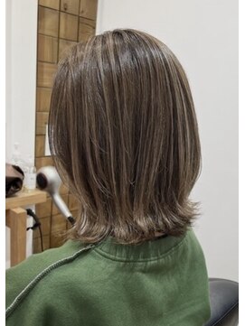 リシェールグリーン 越谷花田店(RICHAIR GREEN) たっぷりハイライト×外ハネ