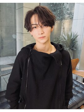 サンバレー(SUNVALLEY) ミディアム　ニュアンスパーマ　センターパート　スパイラル