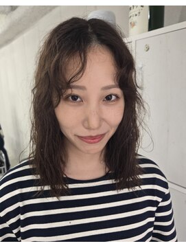 ナチュラルオリーブとパーマ風スタイリング