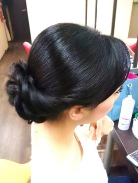 ヘアセットアップス(UP's) ☆大人風～♪『 すっきりアップ～エレガントシニヨン♪ 』