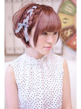 メイズ(MAZE) ショートボブリボン編みこみアレンジ【メイズ東中野・鍛原志行】