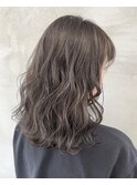 オリーブグレージュ