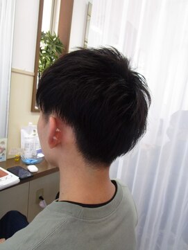 コアフィールフィス(COIFFURE fils) 《見附　今町》メンズ　王道　黒髪　ツーブロ　刈り上げ