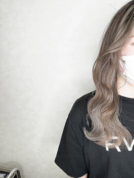 美容室 ハルミ ヘア リゾート 川口店(Harumi Hair Resort) ホワイトミルクティーカラー バレイヤージュ