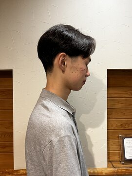 ヒーリングヘアサロン リラ(healing hair salon Rira) センター分けマッシュ