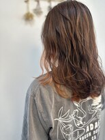 ジウ 上通り(JIU)&nbsp;20代30代小顔ゆるふわミディアムインナーオレンジ