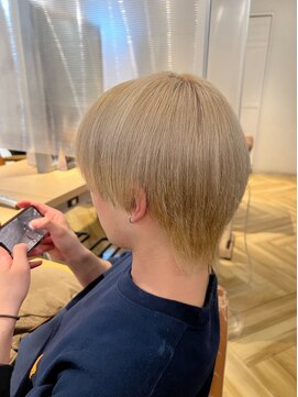 ローマ ギンザ(ROMA Ginza) アッシュベージュ × ショートウルフ