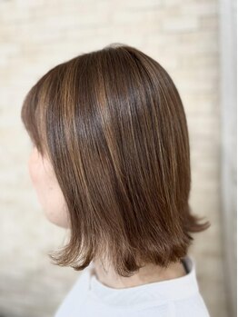 気になるエイジング毛もオーガニックカラーでダメージレスに理想のカラーへ*白髪を活かす"白髪ぼかし"も◎