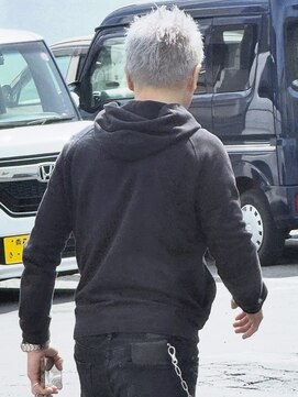 ブレイズヘアー(BLAZEhair) 【イケオジスタイル】ホワイトシルバー×ブリーチ２回