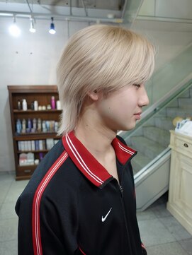 ヘアーデザイン アルエ(HAIR×design ARUE) ハイトーンリバースセンターパート