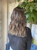 アクビ(AKUBI)&nbsp;グラデーションカラー