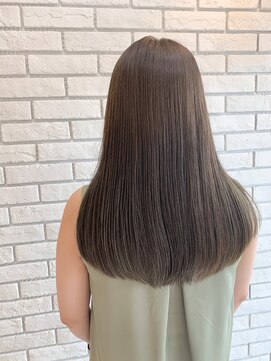 フルミー(fulme.) 黄み、赤味なし！透明感オリーブカラー☆イルミナ×Oggi otto