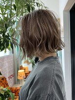 ルーヴェ(LOWE) 能瀬 2 グレージュハイライトに切りっぱなしミニボブ