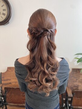 アゴーグ(agog) 綺麗め　ハーフアップ