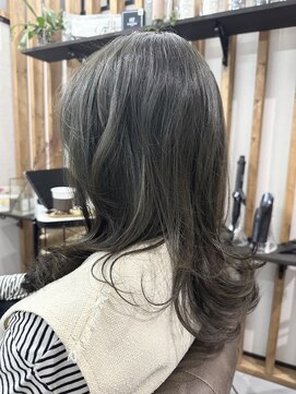 ビューティーガレージ カワゴエ(Beauty Garage Kawagoe) 白髪ぼかしでオリーブグレージュ