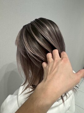 ラルガ 黒崎(Raruga) ハイライトカラーミルクティーベージュレイヤーカット