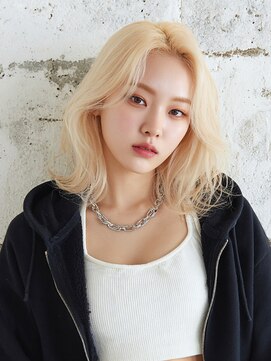 クレビア 名古屋(CreBiA) 韓国/髪質改善/レイヤーカット/ミディアム/小顔/透明感カラー