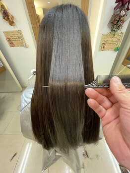 クラップス ヘアデザイン(CLapS hair design)の写真/【話題の漫画/駐車場有り】少し高いけど一度傷んだら元に戻せない縮毛矯正だからこそクラップスにお任せ！