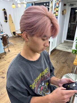 ユイマァルスロウ(YUIMARL SLOW) 20代ブリーチダブルカラーピンクアッシュフェザーショート