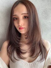 ヘアサロンM 新宿 レイヤーカット×ハッシュカット×顔周り×透明感×ミディアム