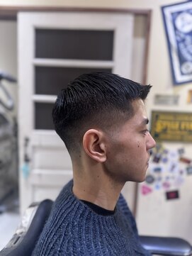 フォーコーナーズカットショップスリーセント 栄(FourCornersCutShop 3/cent) クルーカット