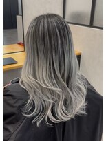 エル オオサカ 心斎橋店(L. OSAKA) バレイヤージュ/ホワイト/シルバー